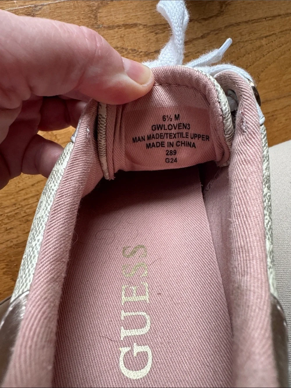 Guess White and Rose Gold Accent Low-Top Sneakers size 6.5 (Worn once)